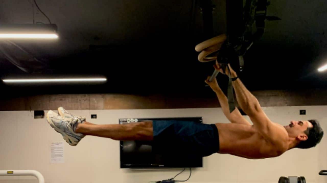 Ranbir Kapoor takes his fitness to new heights, trainer writes, "Airplane Mode on"