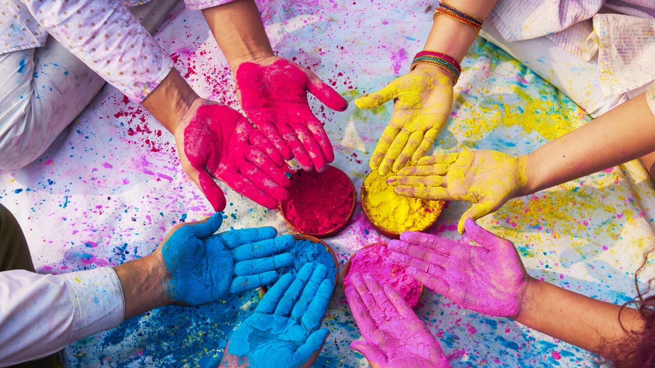 holi