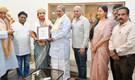 Karnataka CM Siddaramaiah honors Shabana Azmi for her iconic contribution to Indian Cinema