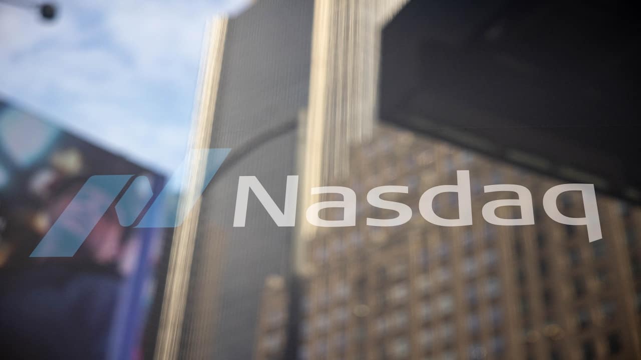 Goldman Sachs says US tech stocks' valuations stretched but no bubble yet