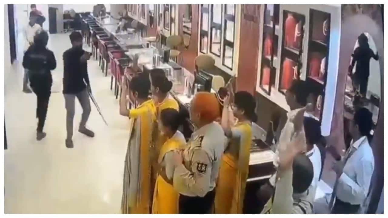 Armed robbers storm Bihar Tanishq store, loot jewellery worth Rs 25 crore; two held after high-speed chase