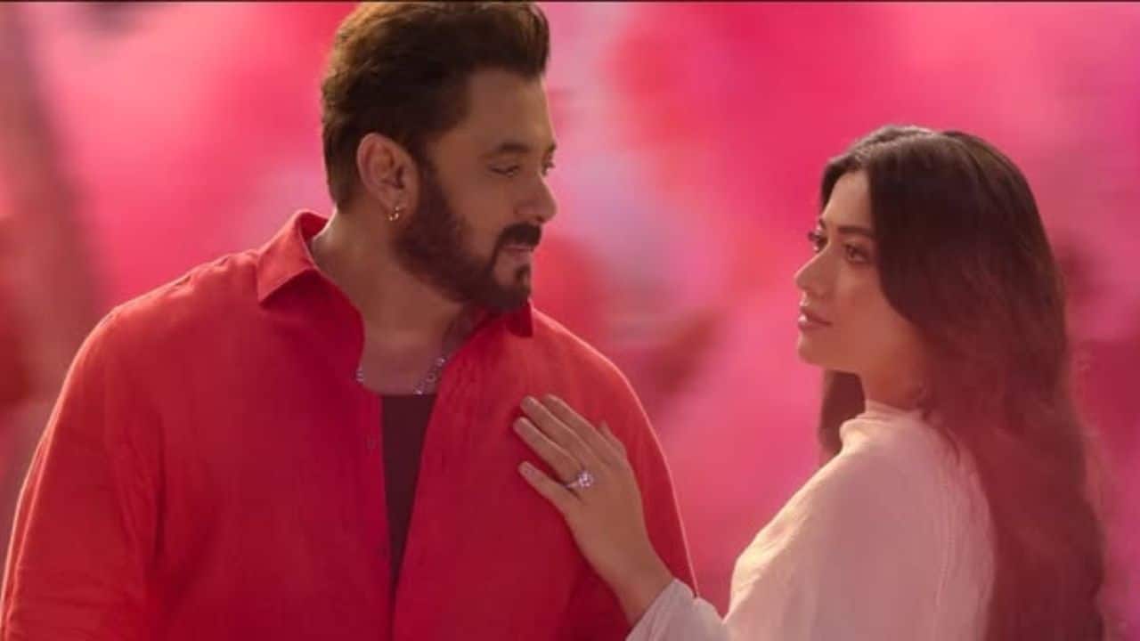 Rashmika Mandanna shares unseen behind the scene pics from Sikandar's song Bam Bam Bhole's filming
