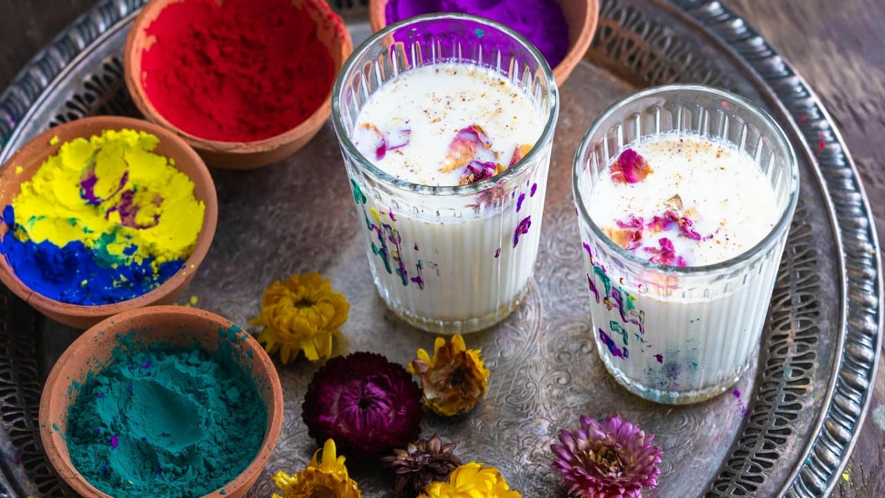 Holi party drinks recipes: From Mojito Thandai to Rang Barse Cooler ...