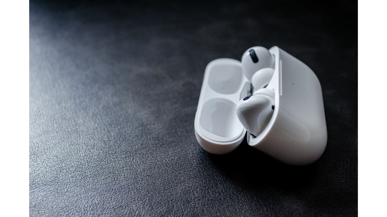 Flipkart Diwali Sale 2025: Apple AirPods Pro 2 receives BIG price cut; the earbuds now costs Rs...