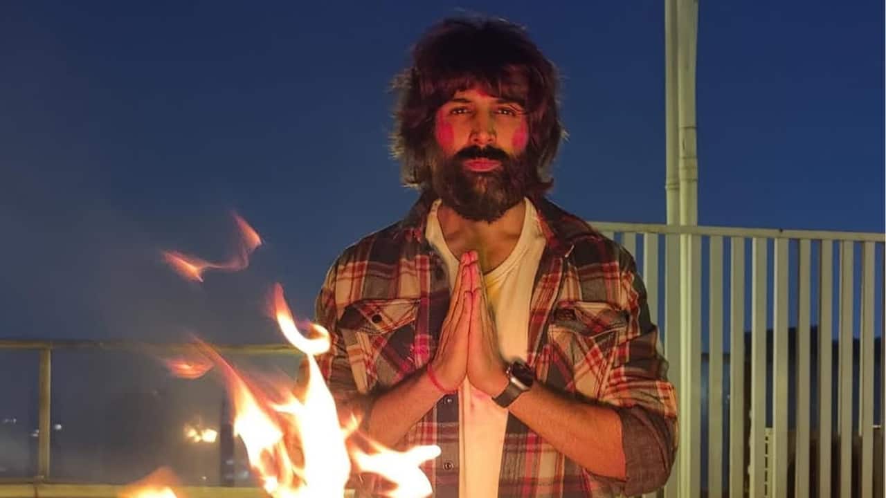 Kartik Aaryan shares glimpse of his Holi festivities, see pics