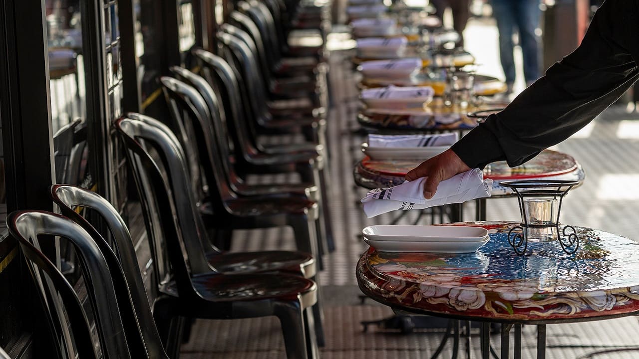 US restaurants face staffing crisis as Trump’s immigration crackdown intensifies