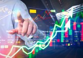 FII net buy shares worth Rs 3,239 crore, DIIs net sellers of Rs 3,136 crore
