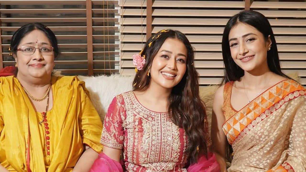 Dhanashree Verma celebrates Holi with Neha Kakkar and family amidst divorce with Yuzvendra Chahal, says "phoolon ki holi with my best people..."