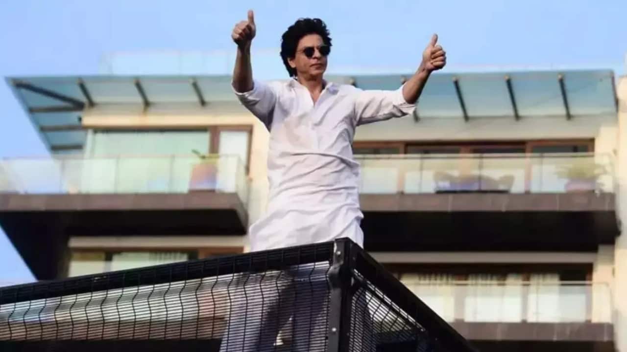 Shah Rukh Khan to move out of Mannat for three years, to stay in Puja Casa with Jackky Bhagnani and Rakul Preet Singh as neighbours: Report