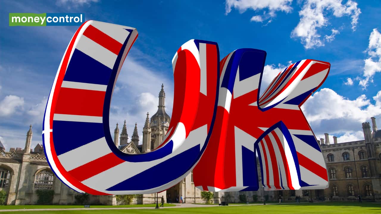 Higher Education in UK: Top 6 Courses That Can Lead to High-Paying Careers
