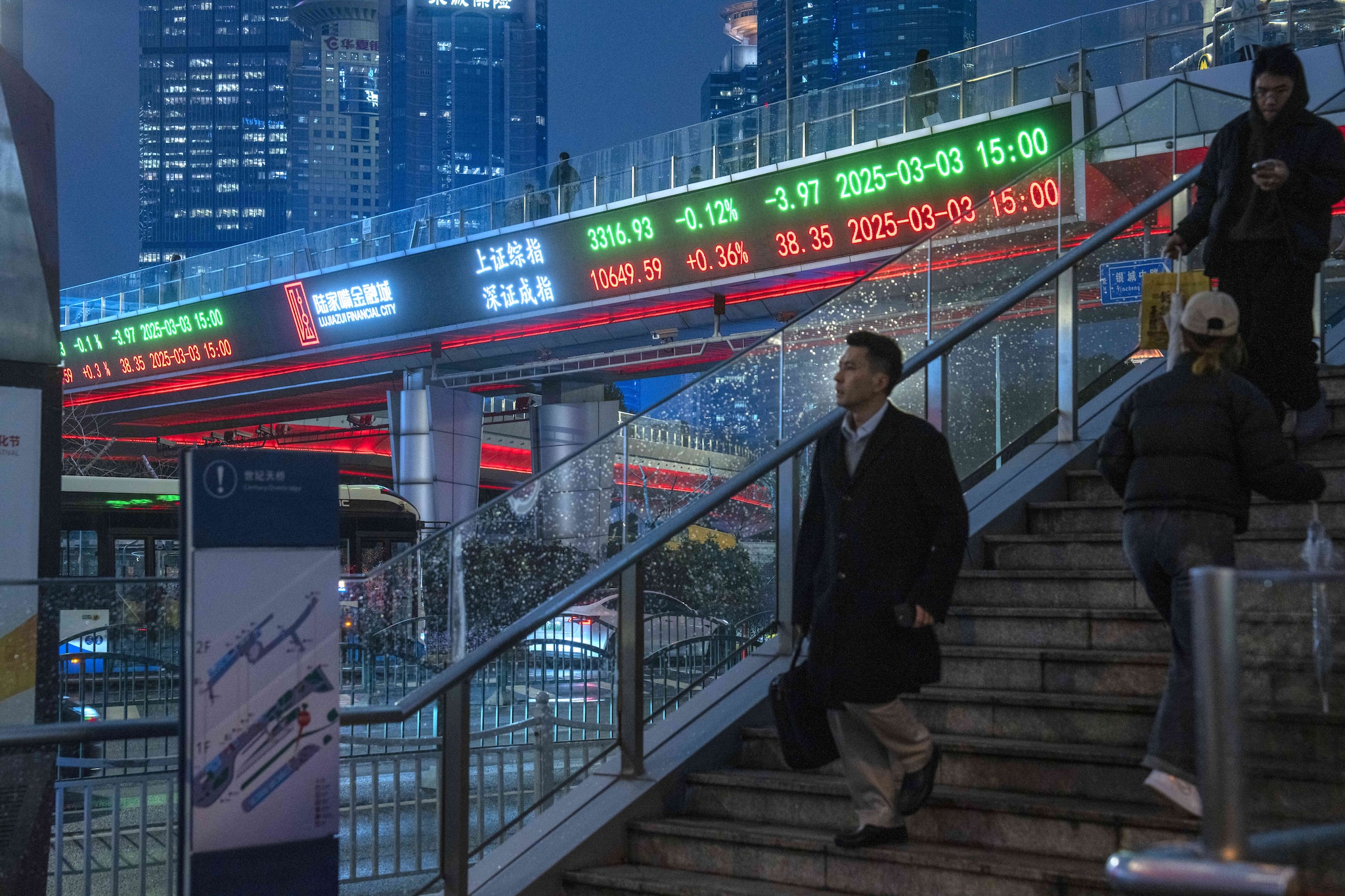 Hottest emerging ETF sees record outflows as China back in favour