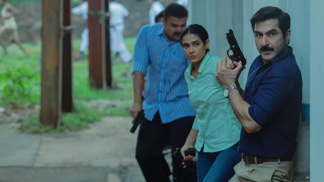 Jeet in Khakee The Bengal Chapter 