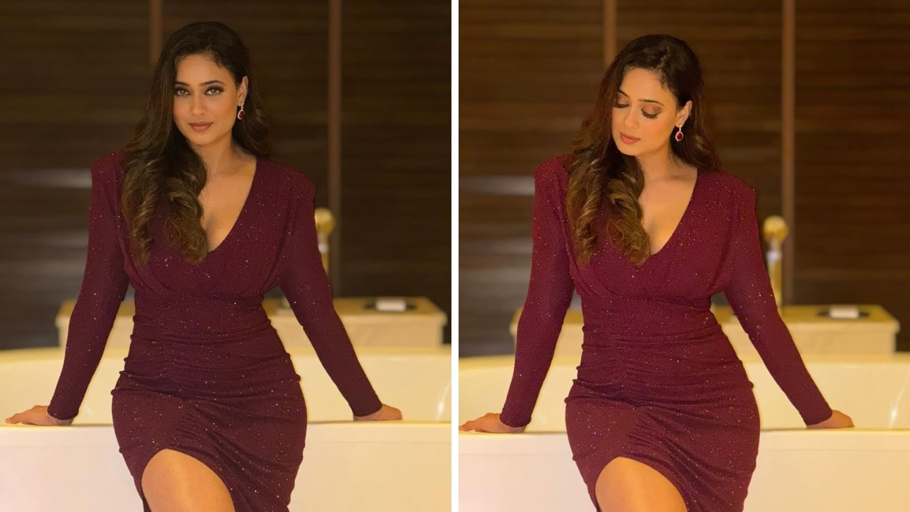 Shweta Tiwari impresses fans in a bold black bodycon dress