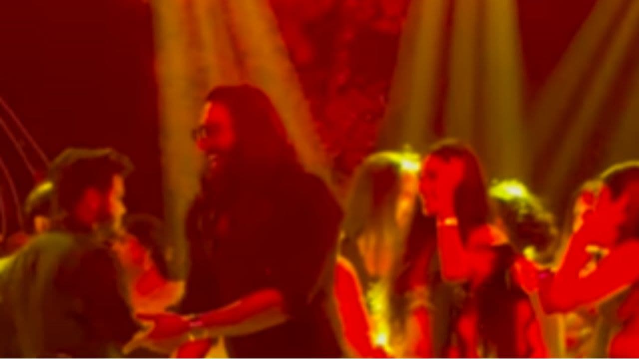 Ranveer Singh brings Rocky Randhawa to life with his dance performance on ‘What Jhumka’ at a wedding, watch