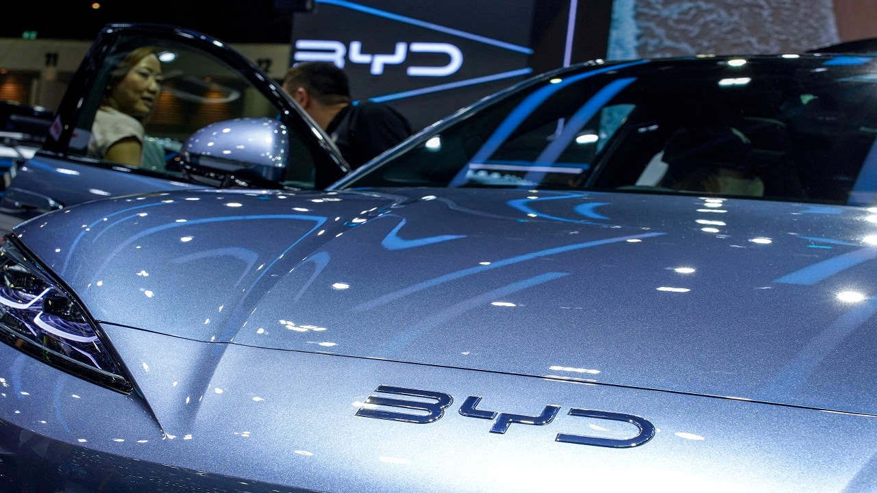 BYD extends Tesla-beating sales streak to four straight quarters