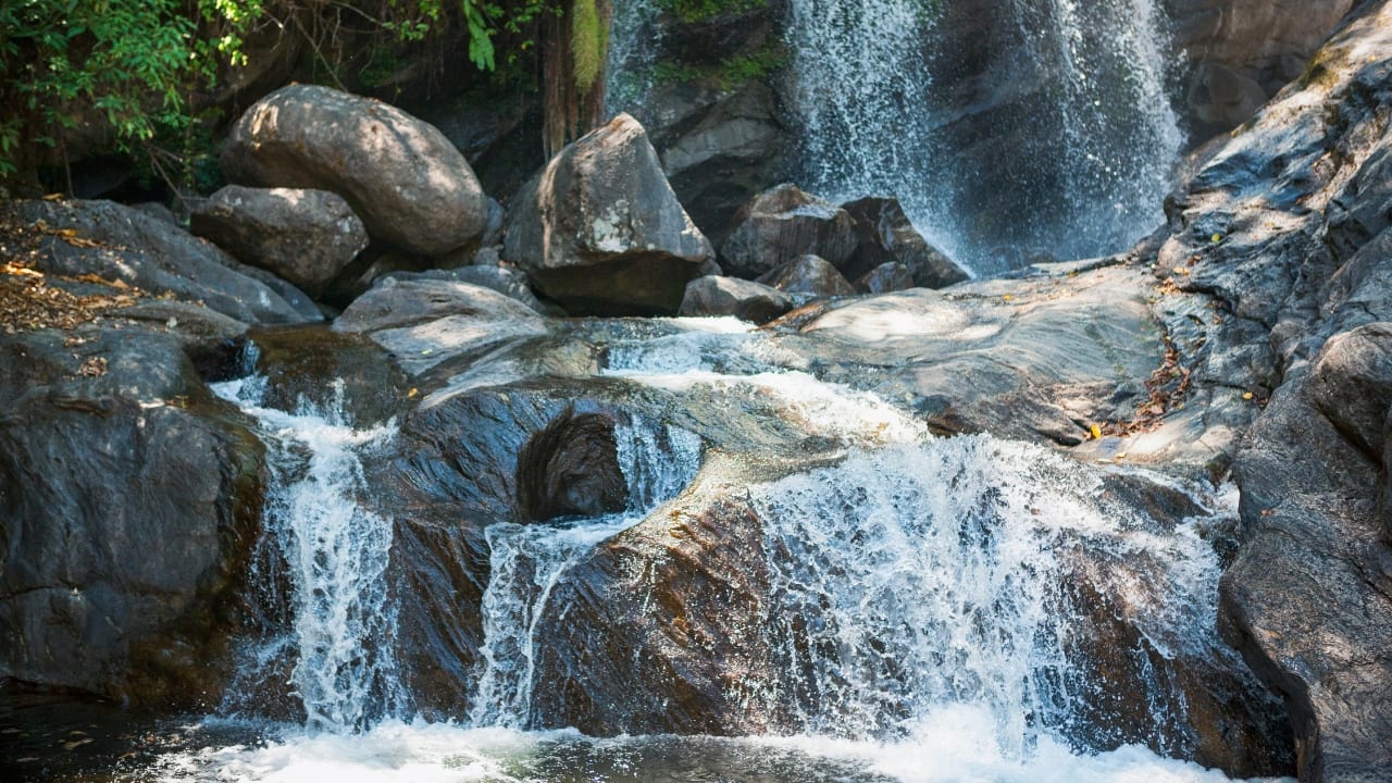 Lakkam Waterfall in Eravikulam National Park (Image: Canva)