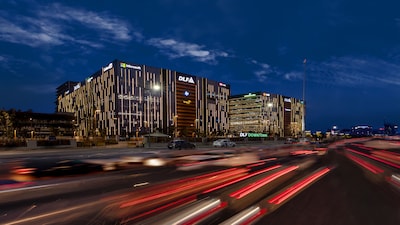 DLF commits Rs 5,000 crore capex each in FY26 and FY27