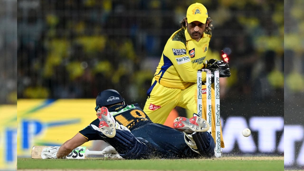 When it comes to wicketkeeping in the IPL, MS Dhoni’s name stands out. With the highest dismissals in IPL history, his lightning-fast reflexes and strategic brilliance make him a legend behind the stumps. But do you know who ranks second or which other players make the top 10 list? Wicketkeepers are the backbone of any team—securing crucial dismissals and turning the tide of the game. From Dhoni’s record-breaking feats to rising stars like Rishabh Pant, these players define excellence behind the stumps. Let’s dive into the top 10 wicketkeepers with the most dismissals in IPL history—who’s on top, and who might climb the ranks next? (Image: AFP)