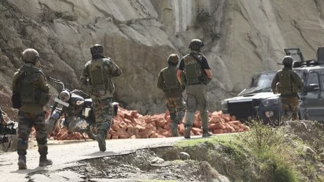 Pakistani terrorists exploit lack of 'reception area' in Kathua Pakistani terrorists exploit lack of 'reception area' in Kathua