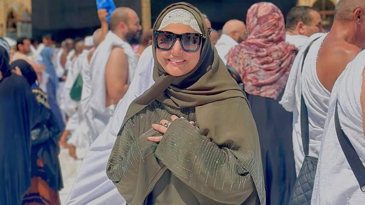Hina Khan talks about her Umrah trip criticism amid stage 3 cancer, says, "Mujhe bohot daant pade hai..."