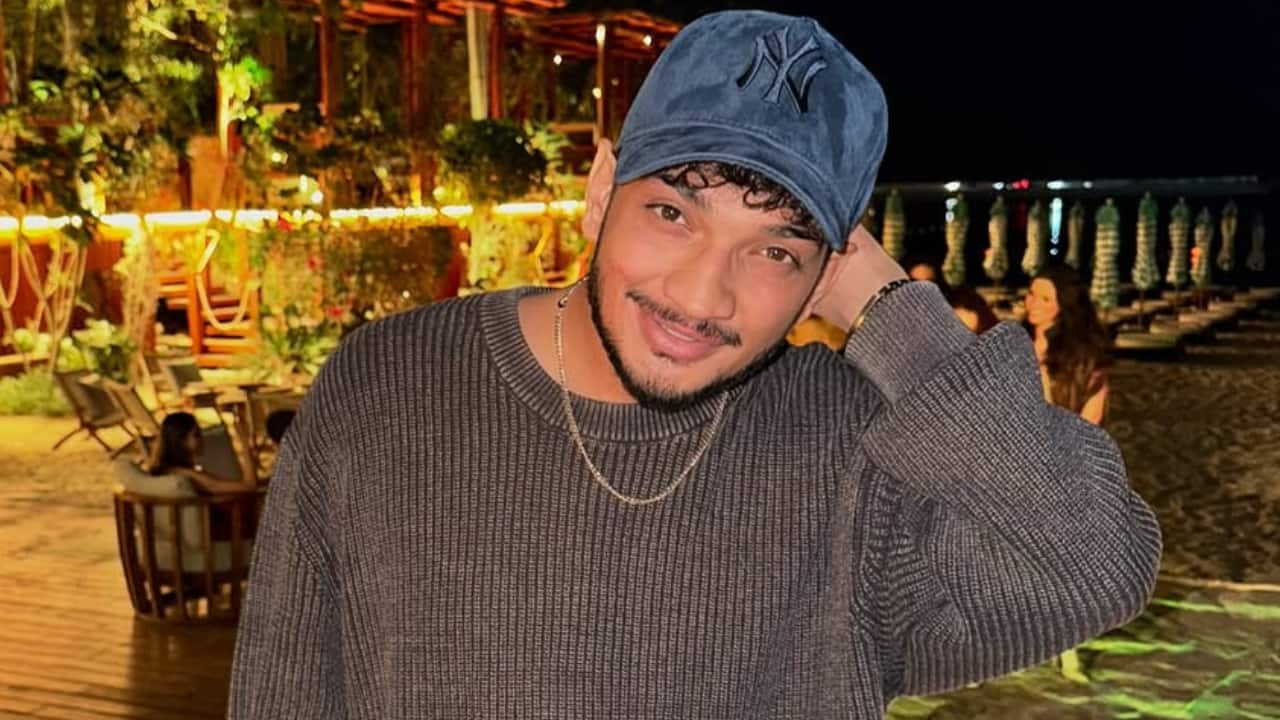 Munawar Faruqui calls out Meerut police's legal warning against roadside namaz, asks, "kya ab koi bhi festival Bharat ke roads pe nahi hoga?"