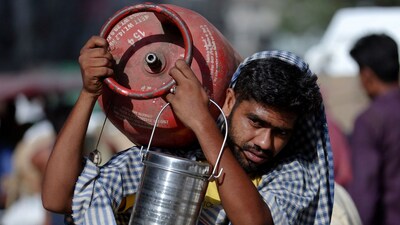 India raises gas prices from April