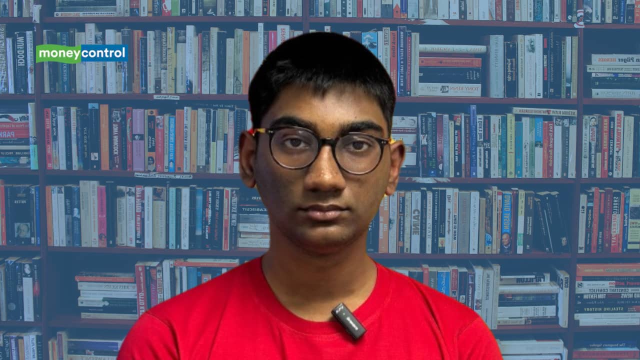 JEE Main 2025 preparation tips from topper Pragyan Srivastav who scored 99.9 percentile in January session