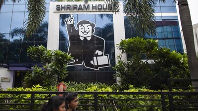 Shriram Finance share price jumps today