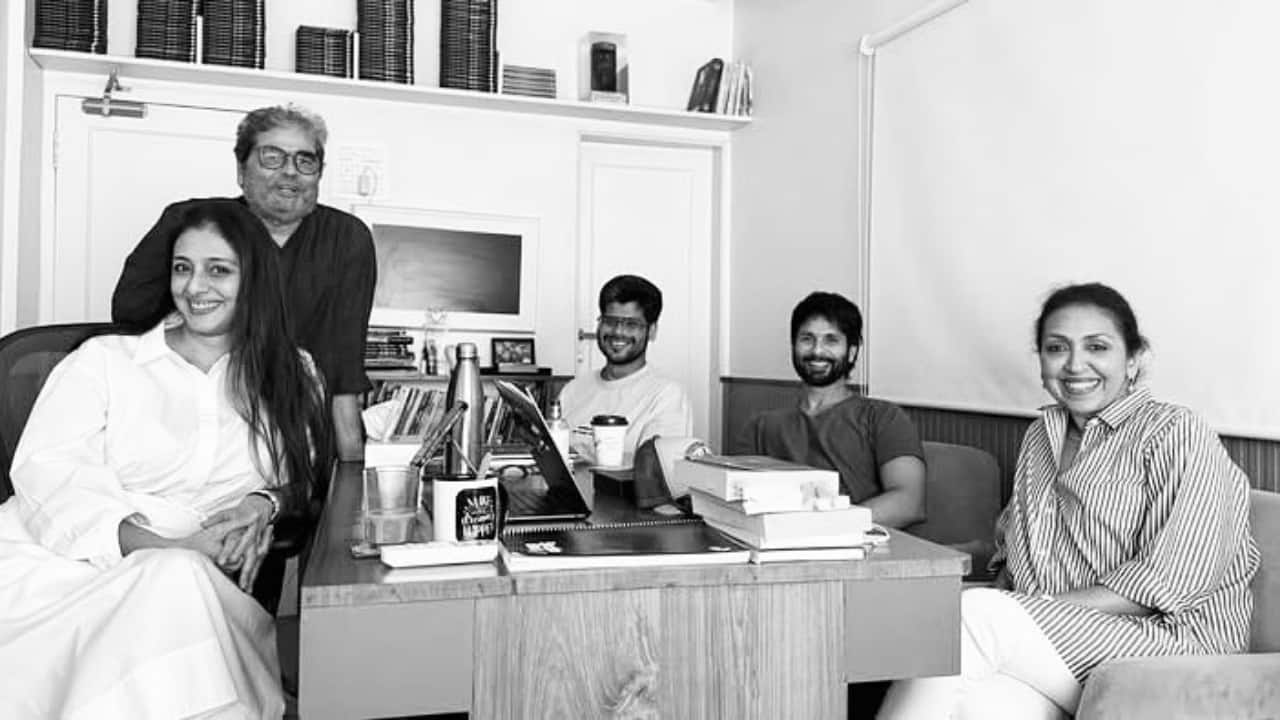 Haider cast Tabu, Shahid Kapoor and Vishal Bhardwaj reunite, actress writes, "Laqt-e-Jigars"
