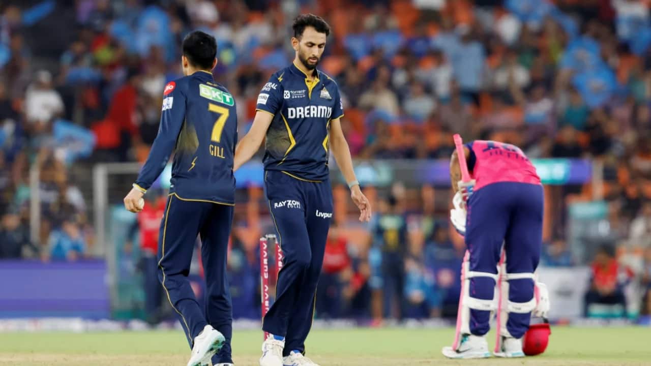 Prasidh Krishna finished with figures of 4-0-24-3