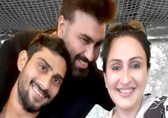 Aarya Babbar shares throwback pic with Prateik Smita Patil on siblings day, writes, &quot;apne toh apne hote hai, jo ukhadna hai ukhadlo&quot;