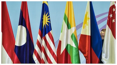 The discussions took place alongside the 14th East Asia Summit Economic Ministers’ Meeting, held in Manila, Philippines
