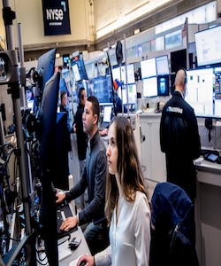 Wall Street Futures slides ahead of Trump