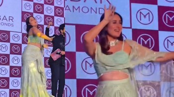 Kareena Kapoor dances to Chammak Challo