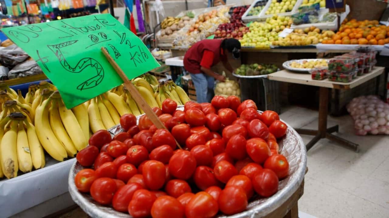 Vegetarian thali cost falls to lowest in over a year in April: Crisil Vegetarian thali cost falls to lowest in over a year in April: Crisil