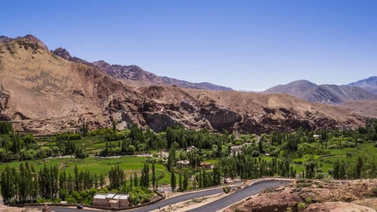 4. Uleytokpo – Ladakh’s Best-Kept Riverside Secret Set along the Indus River, this peaceful village offers a break from altitude rush. Stargazing at night, apple picking by day—Uleytokpo is for travellers, not tourists. (Image: Ladakh Tourism) 4. Uleytokpo – Ladakh’s Best-Kept Riverside Secret Set along the Indus River, this peaceful village offers a break from altitude rush. Stargazing at night, apple picking by day—Uleytokpo is for travellers, not tourists. (Image: Ladakh Tourism)