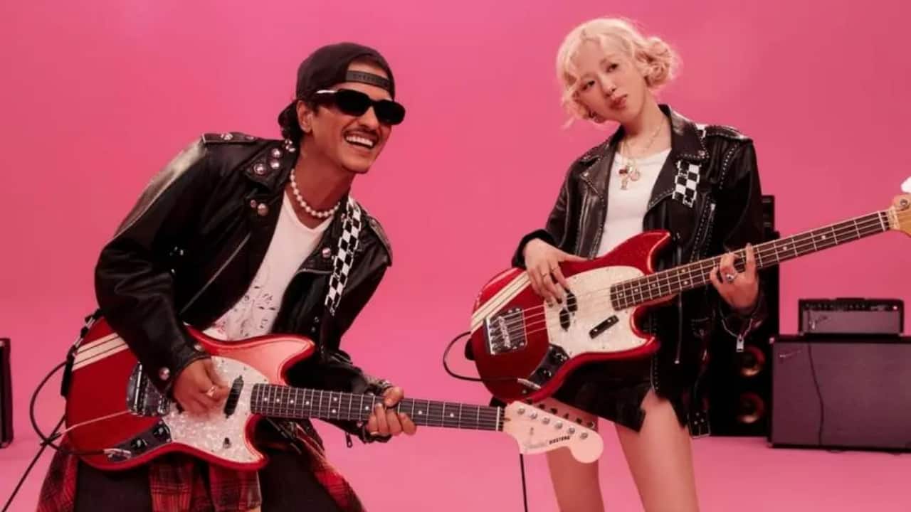 未開封 ROSE & Bruno Mars APT. レコード - メルカリ