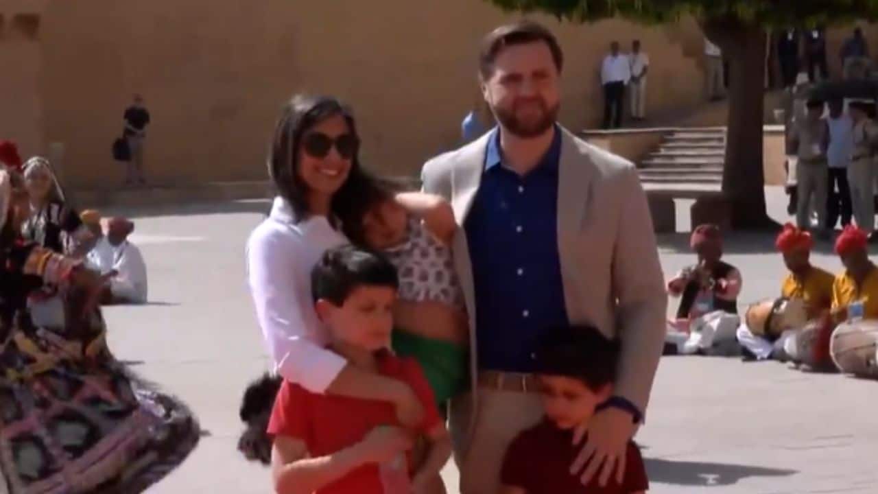 US Vice President JD Vance gets traditional Rajasthani welcome at Amber Fort
