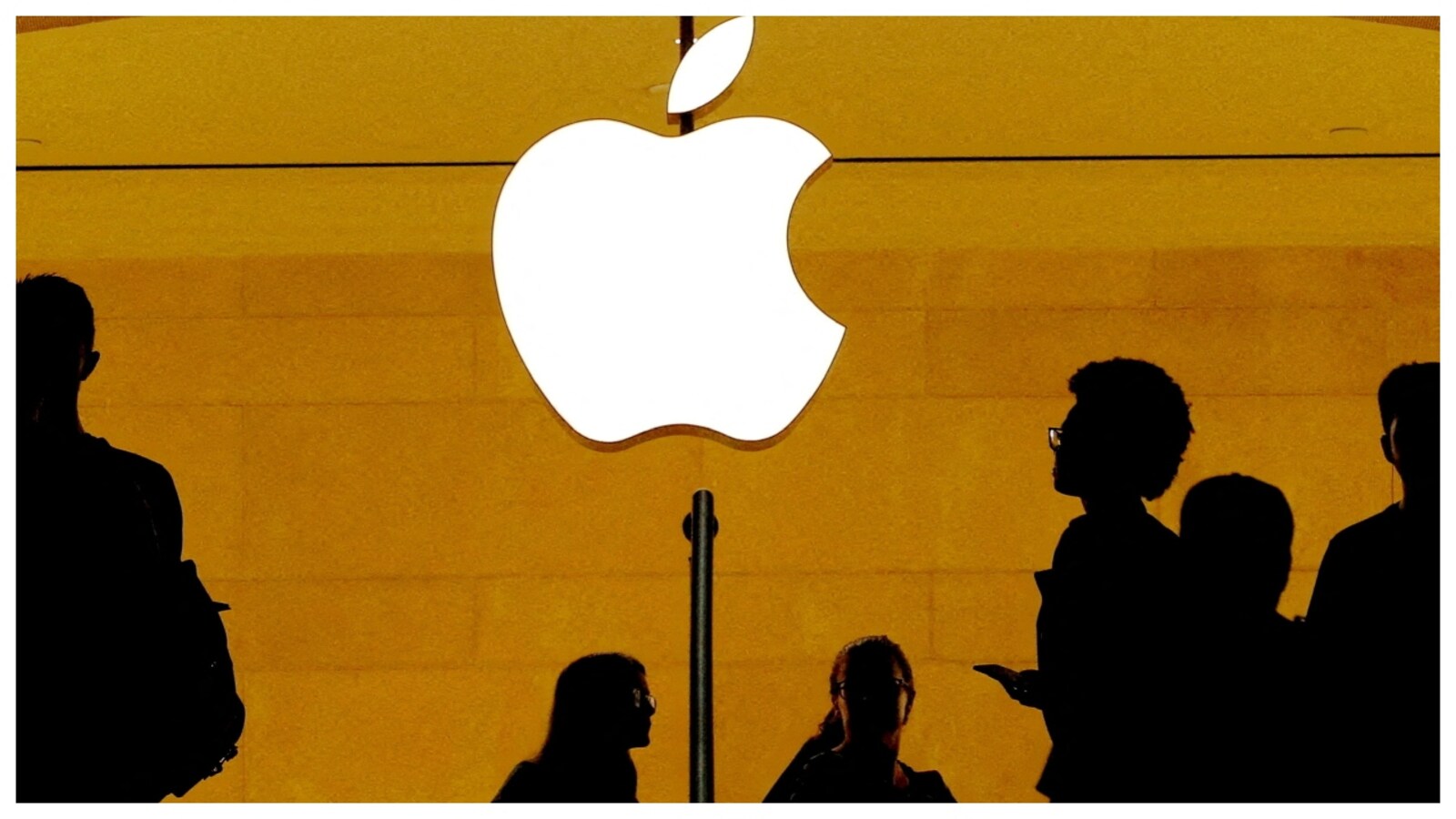 Apple to strip secret robotics unit from AI chief weeks after moving Siri