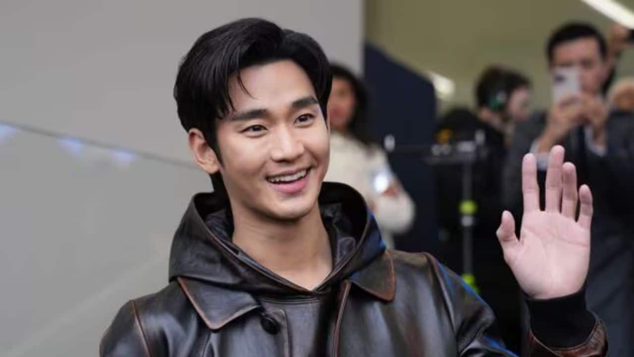 Kim Soo-hyun’s fans appoint lawyer to save him from online harassment