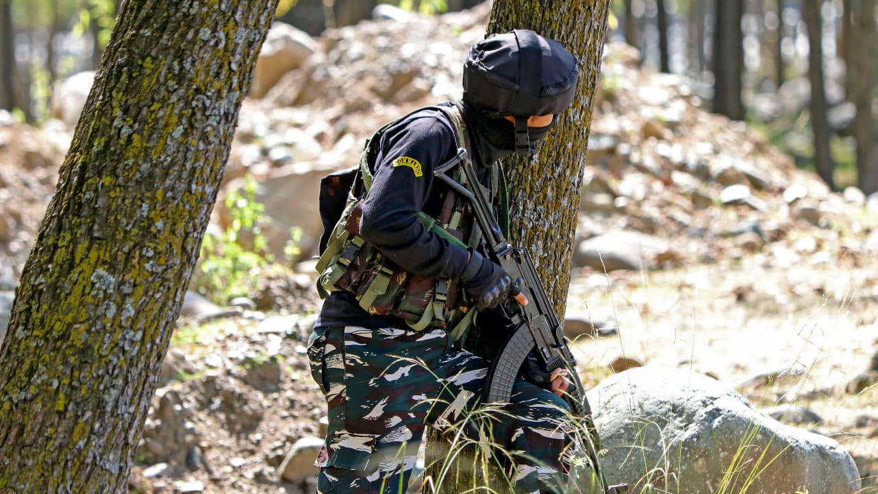 J&amp;K: Indian Army eliminates 2 terrorists in Kupwara sector