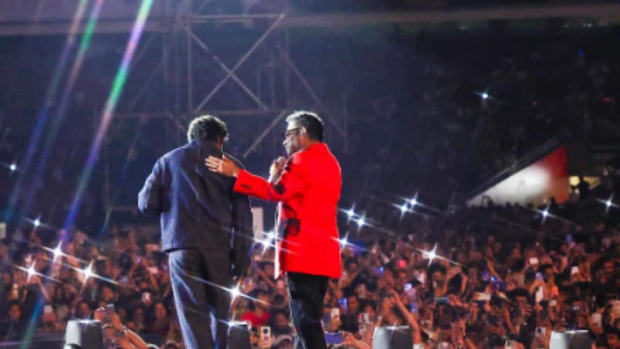 Dhanush joins AR Rahman on stage in Mumbai during his concert, sings 'Adangaatha Asuran' live; watch here