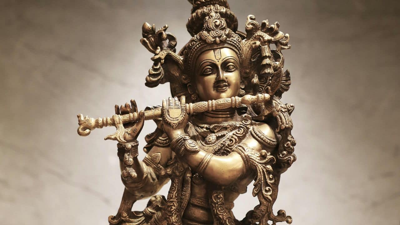 Krishna’s flute was made from bamboo, symbolising simplicity and humility. It had no ego, no pride—just emptiness. That’s why it could produce divine music—just like how surrender brings us closer to the divine. (Image: Canva) Krishna’s flute was made from bamboo, symbolising simplicity and humility. It had no ego, no pride—just emptiness. That’s why it could produce divine music—just like how surrender brings us closer to the divine. (Image: Canva)