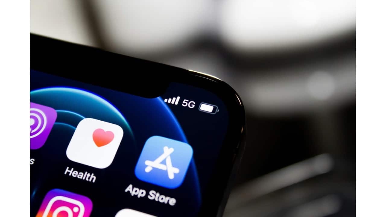 Apple may bring under-display Face ID for iPhone 18 Pro models