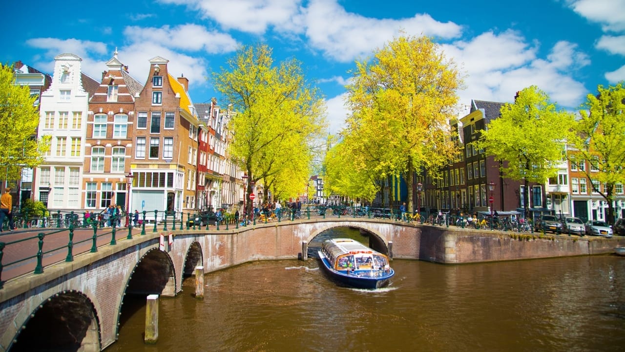 10 Destinations That Make Sustainable Travel Easier in 2025