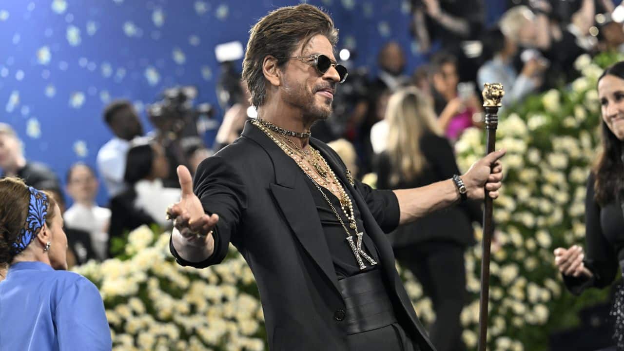 Shah Rukh Khan strikes iconic poses at Met Gala 2025, see here 