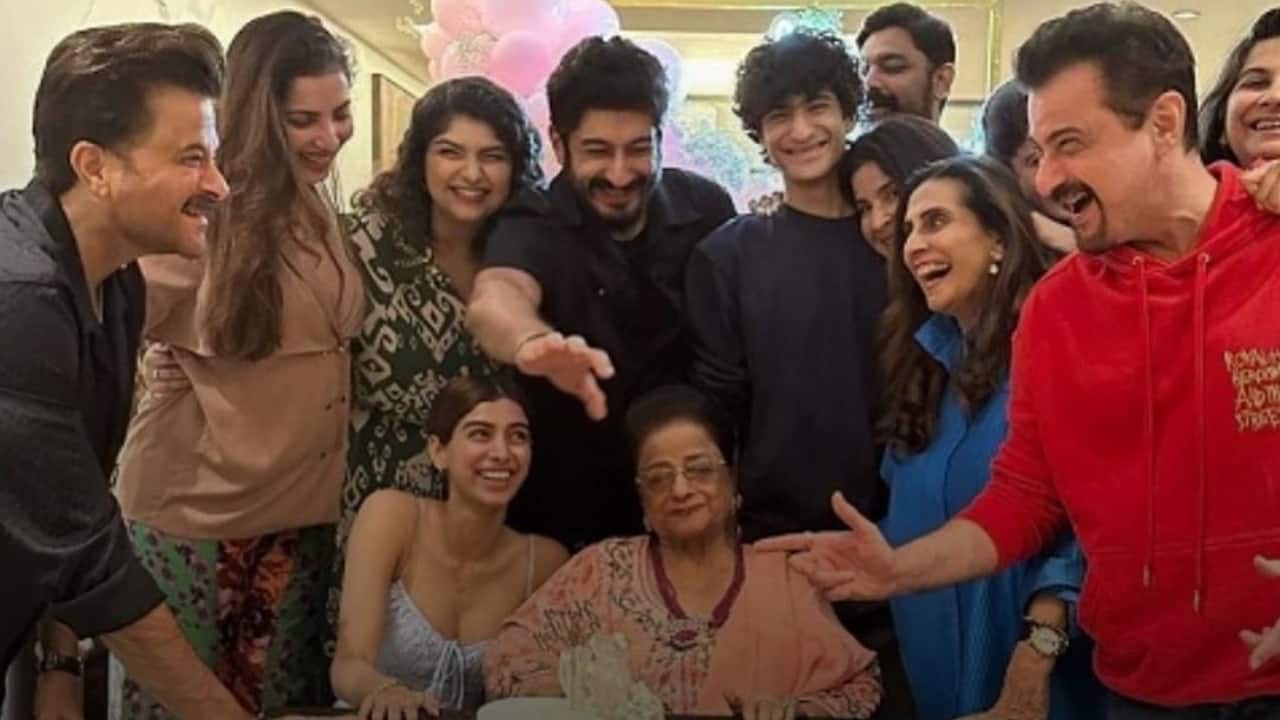 Anil Kapoor pays a tribute to his mother Nirmal Kapoor with unseen pics, writes, "She was the glue that kept our family close"