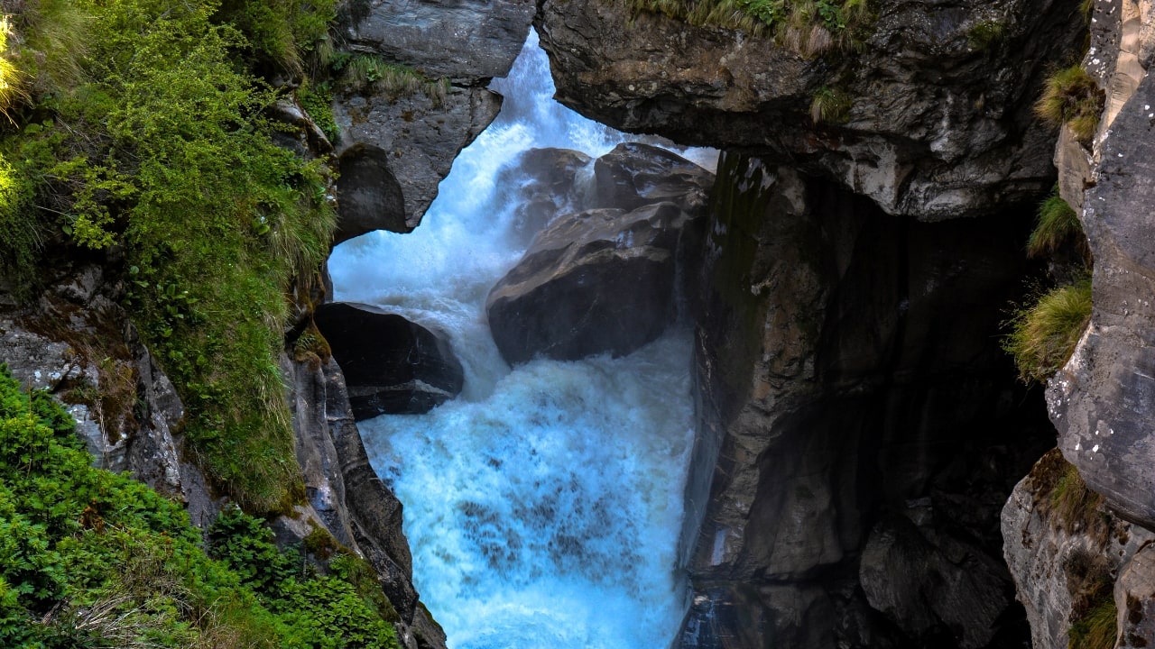 The Saraswati River coming from Bhimpul Waterfall (Image: Canva)
