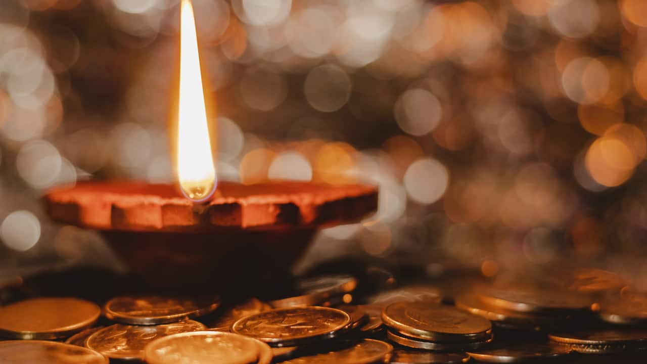 4. Mayi Sarvani Karmani Sannyasya: Offer all your actions to the Divine. Let go of ego and attachments—this brings peace and sharpens your focus. (image: canva) 4. Mayi Sarvani Karmani Sannyasya: Offer all your actions to the Divine. Let go of ego and attachments—this brings peace and sharpens your focus. (image: canva)