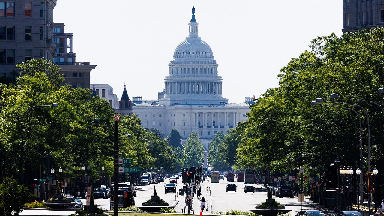 Trump blasts Democrats as US government shutdown becomes longest ever Trump blasts Democrats as US government shutdown becomes longest ever